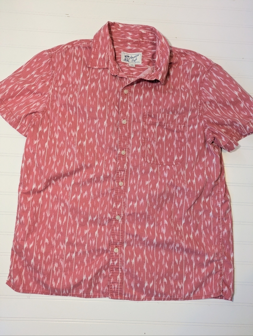 AEO Light Red/White Vintage Wash Short Sleeved Button Down Shirt
